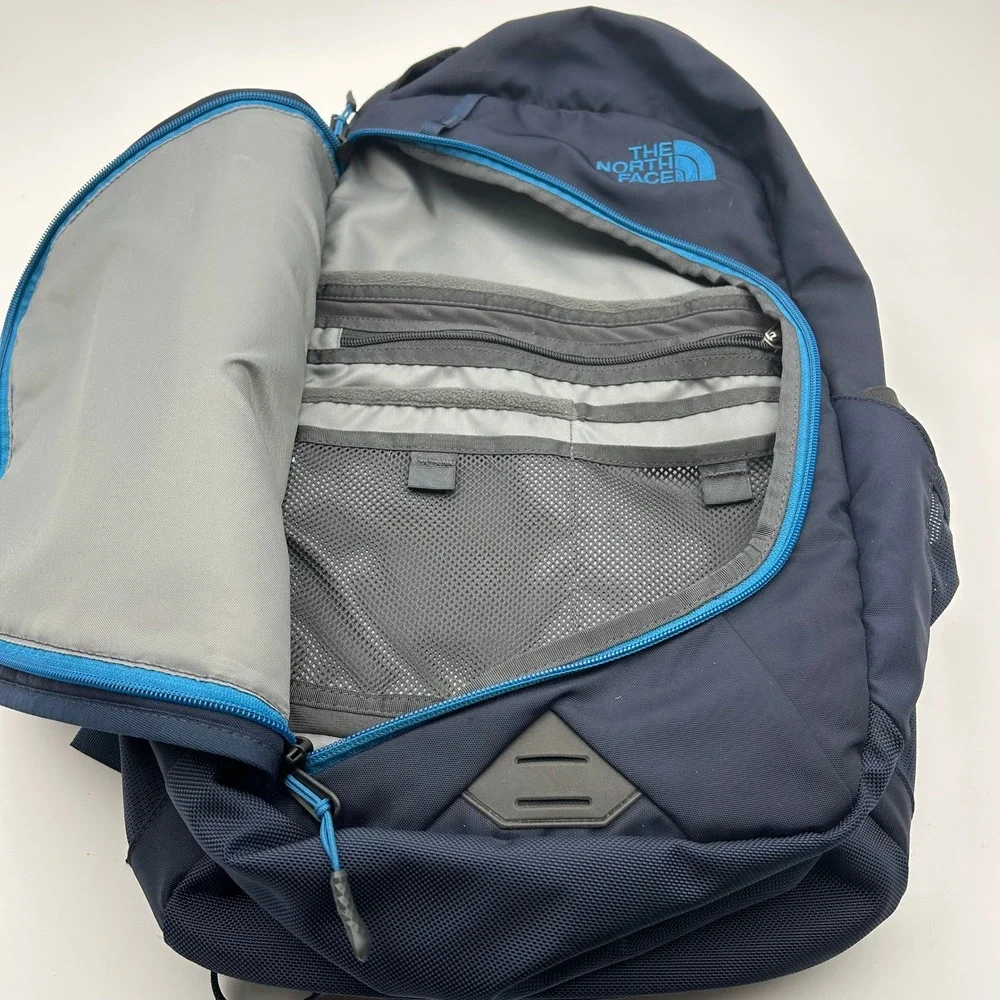 EUC The North Face Hot Shot Backpack in Urban Navy Utility Tactical Techwear